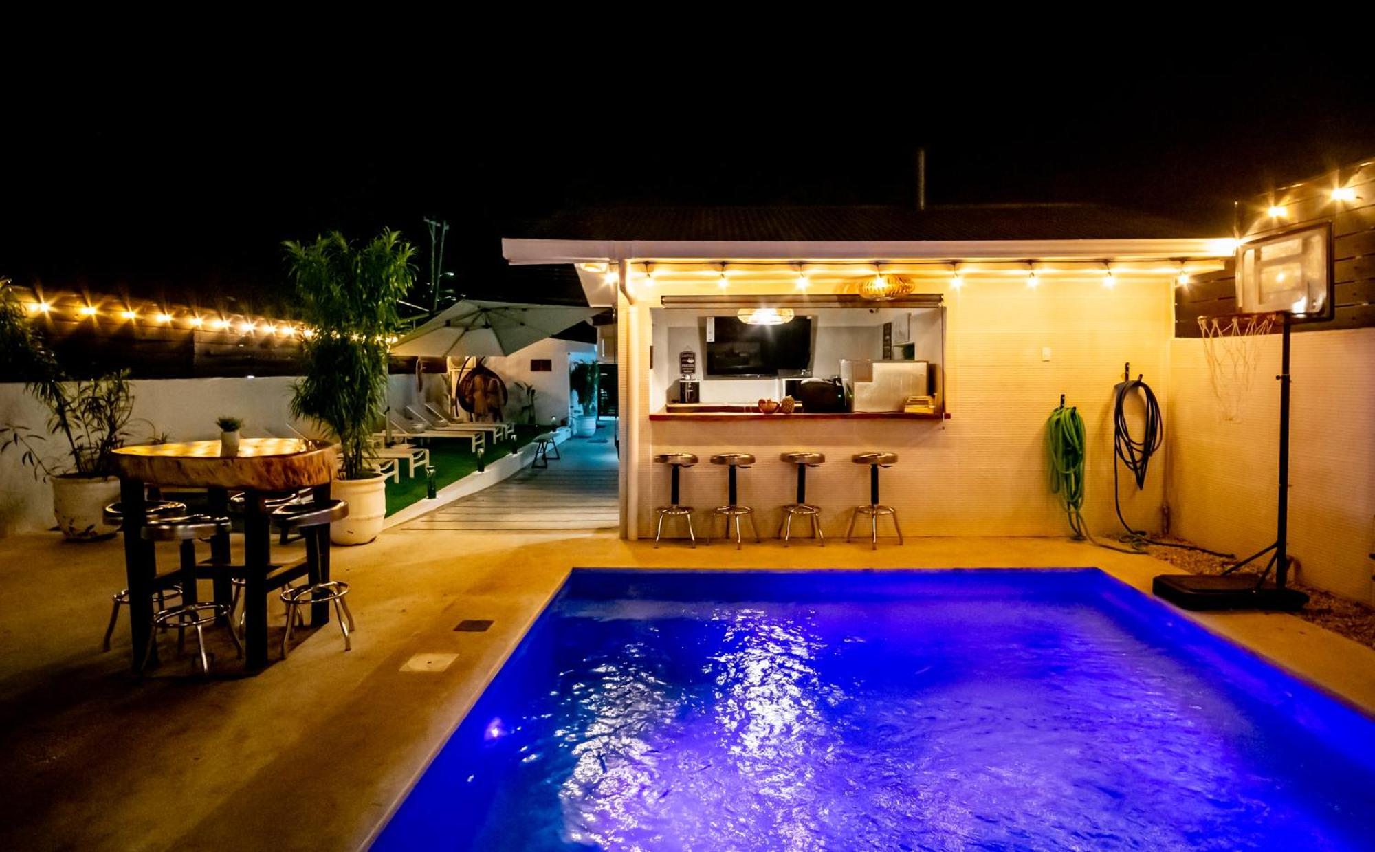 Anika Boutique Suites Коко Екстериор снимка
